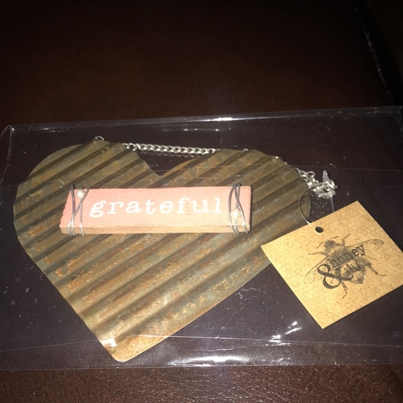 Honey and Me- 'Grateful' heart- silver tin rustic metal vintage style decor- NWT - Picture 3 of 5